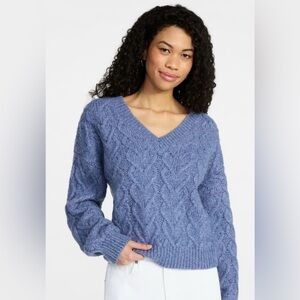 No Boundaries V-Neck Pullover knit  Sweater, Mid-Wt.
SIZE: WMNS/ LARGE | NWT
